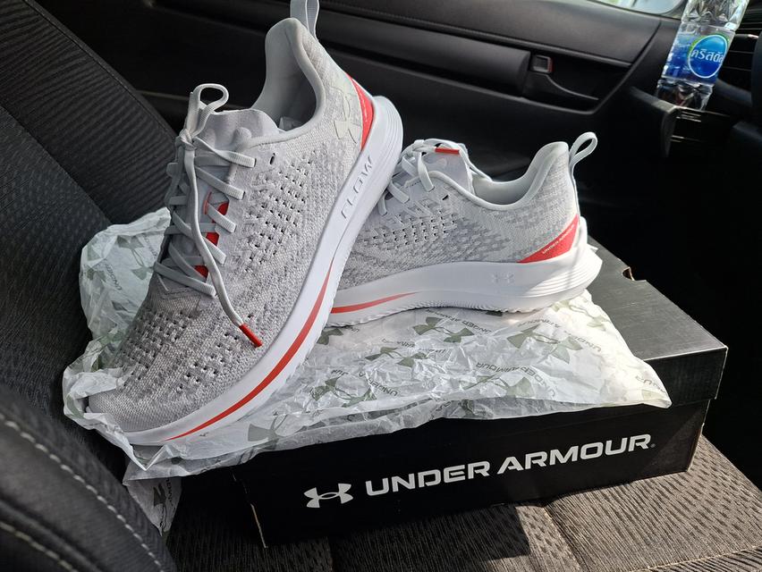 รองเท้า UNDER ARMOUR