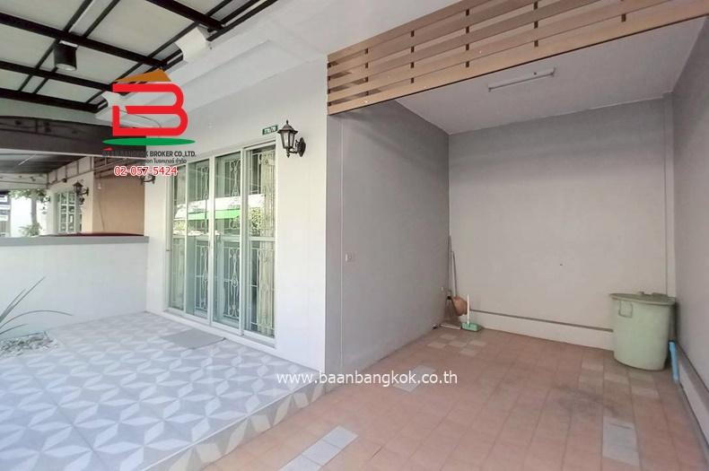ทาวน์เฮาส์ หมู่บ้านประภาทรัพย์ 4 (ใกล้ห้างแฟชั่นไอส์แลนด์) เนื้อที่ 21 ตรว. แขวงบางชัน เขตคลองสามวา 3