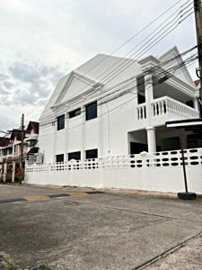 ให้เช่าทาวน์เฮาส์ 2 ชั้น ซอยสุขุมวิท 72 บ้านสวยพร้อมอยู่ (N.1822) 2