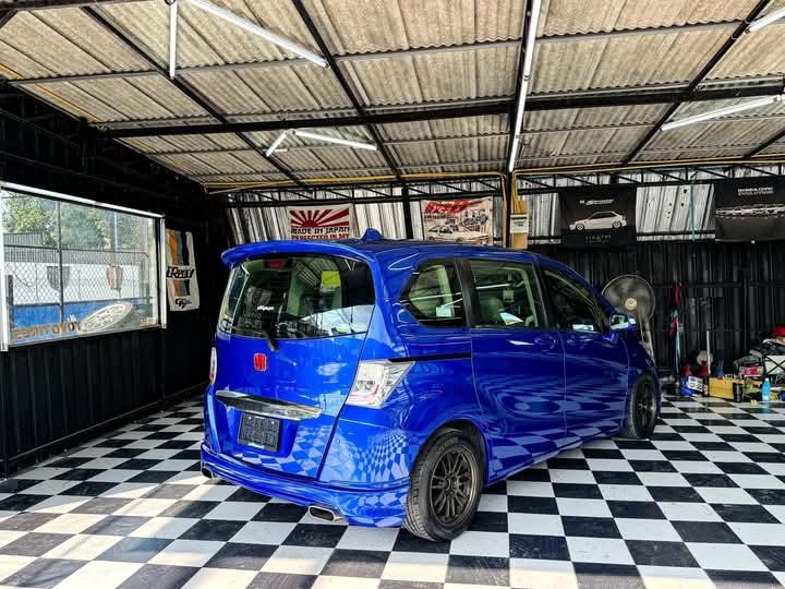 Honda Freed สีน้ำเงิน 6