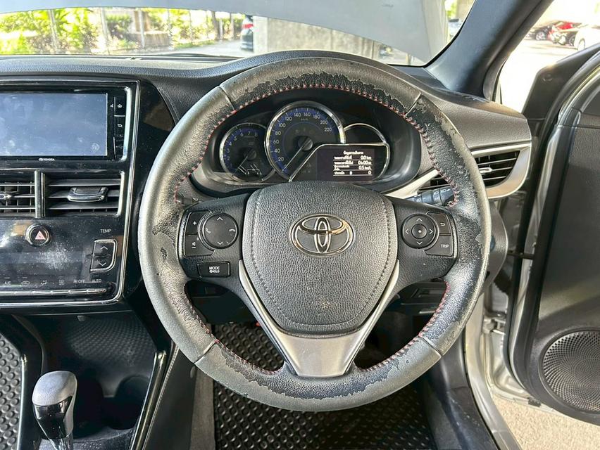 Toyota Yaris 1.2 High Hatchback AT ปี 2020 13