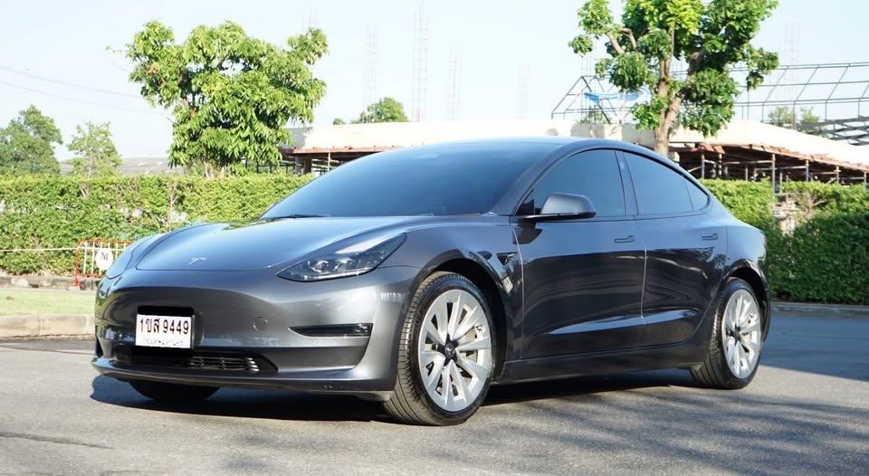 Tesla Model 3 Long Range Sedan  1400000