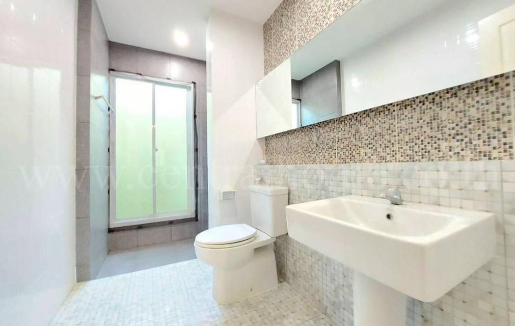 ทาวน์โฮม นลิน อเวนิว 3 รามคำแหง หลังมุม 12