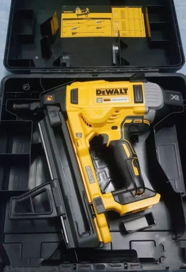 ปืนยิงตะปูคอนกรีต Dewalt แท้ครับ