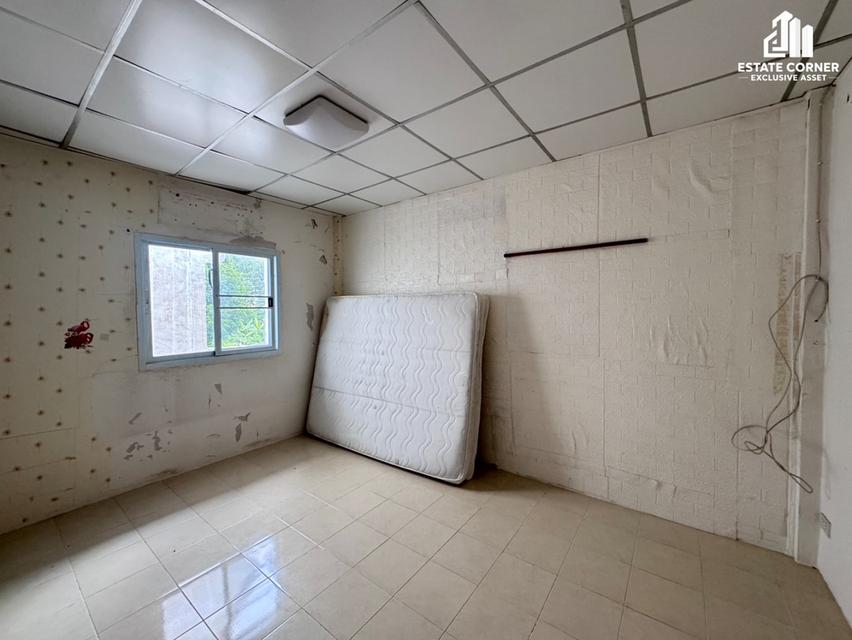 ขายทาวน์เฮ้าส์ หมู่บ้านอัญชลี สนามบินน้ำ ซอยนนทบุรี 42 (ตรงข้ามกองสลาก) . ราคา 1,900,000 บาท (สนใจคุยกันได้ค่ะ) . 6