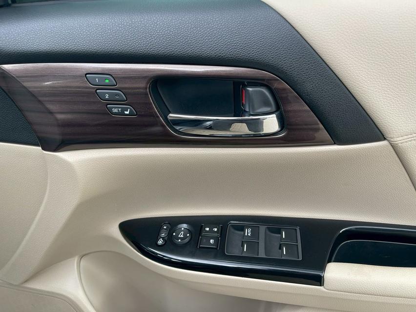 Honda Accord 2.0 Hybrid ปี17 17