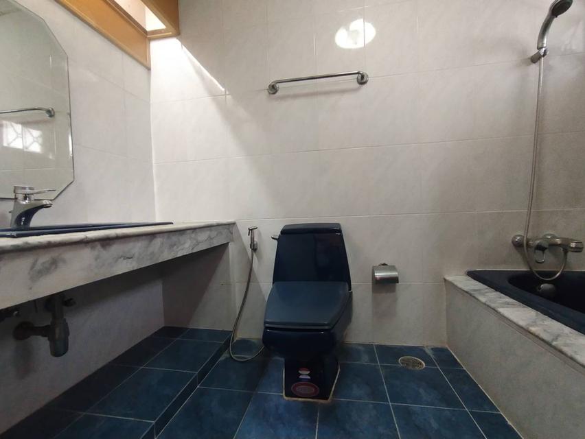 ขายบ้านเดี่ยว 2 ชั้นนอกโครงการ ใจกลางเพชรเกษม(ซอยเพชรเกษม 68)หลังมุมติดถนนซอย ขนาด 214 ตารางวา 12