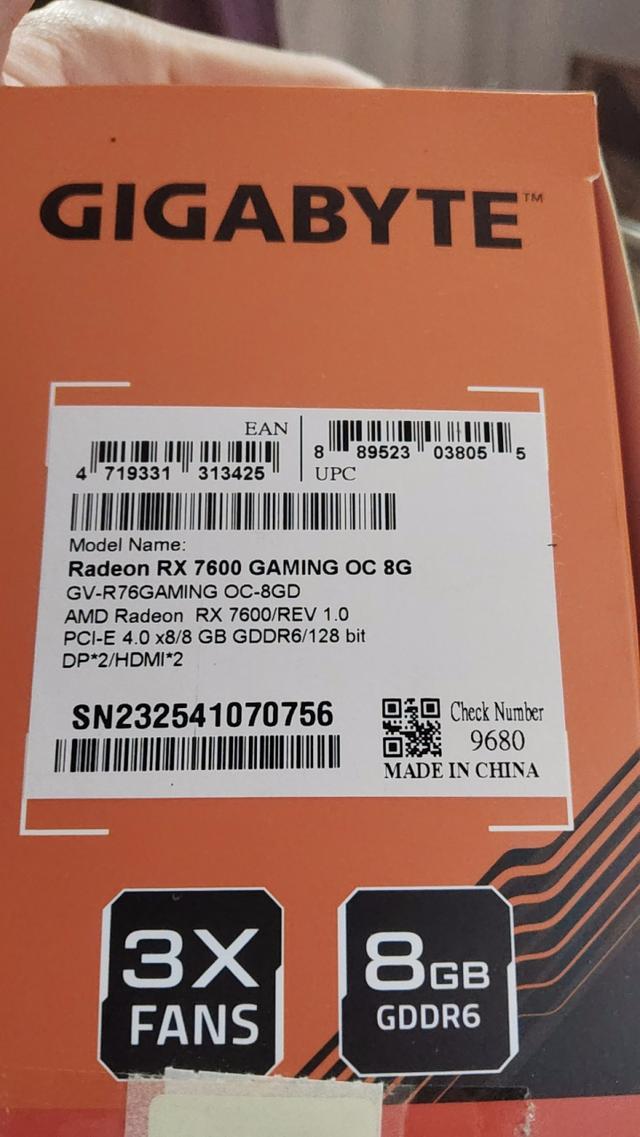 GIGABYTE RADEON RX 7600 8 GB