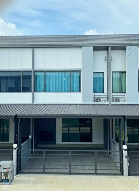 ทาวน์โฮมให้เช่า 2 ชั้น 3 นอน 17 ตร.วา. 140 ตร.ม. จอดรถ 2 คัน สนามบินสุวรรณภูมิบางนา วงแหวน เมกาบางนา 1 กม. ซัมมิท วินด์ม 1