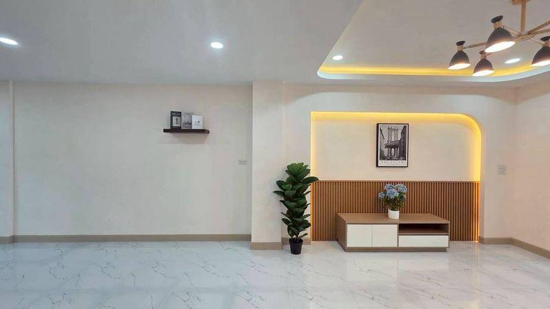 🍒หมู่บ้านอิมพีเรียลเพลส-ซอยลาดปลาดุก🍒ทาวน์เฮ้าส์ 2 ชั้น หลังตลาดJAS GREEN  ห่างจากกาญจนาภิเษกเพียง 2 กิโลเมตร ถนนเมนในโครงการกว้าง12 เมตร 6