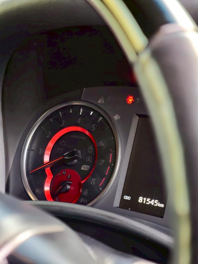 Toyota Vellfire 2.5 ZG Edition 13