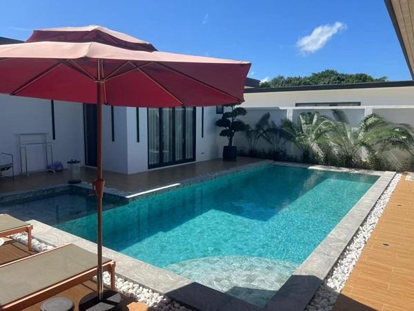 Luxury villa with a private swimming pool for sale in Phuket City. Conveniently 3