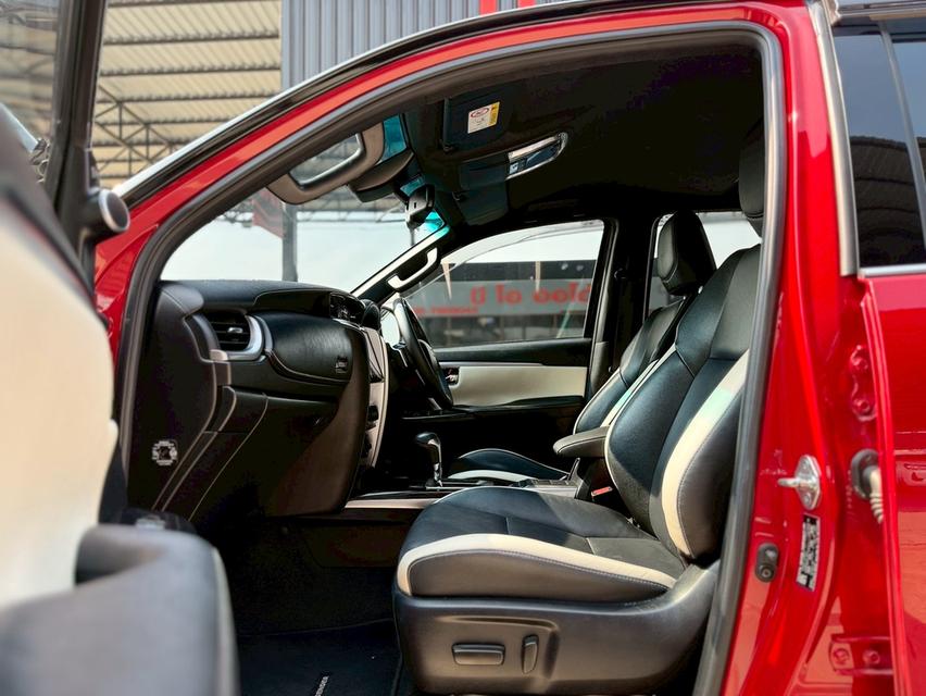 TOYOTA FORTUNER Legender 4WD ปี 2022 รูปที่ 12