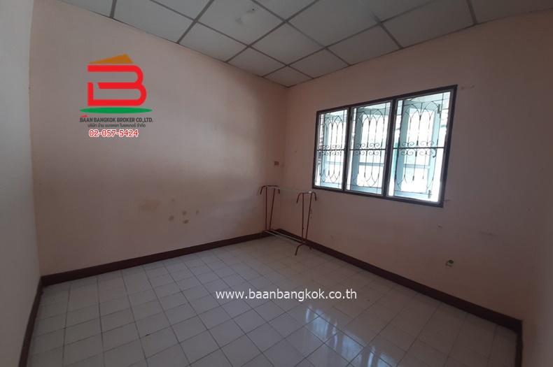 ทาวน์เฮ้าส์ หมู่บ้านพิศาล (ท่าข้าม 30) (ใกล้เซ็นทรัลพระราม 2) เนื้อที่ 18 ตรว.แขวงแสมดำ เขตบางขุนเทียน 7