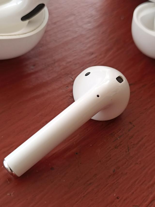 ขายหูฟัง AirPods 5 อัน