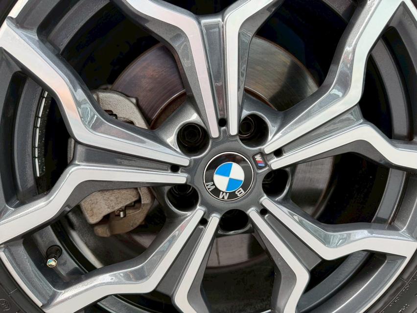 รหัสรถ KPV8240 2019 จด 22 BMW X2 2.0i M SPORT 7