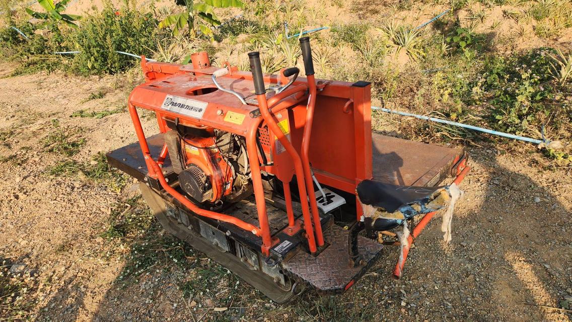 ขาย รถบรรทุกตะขาบ นั่งขับ เครื่องเบนซิน KUBOTA ใช้ขนของในไร่ ในสวน สบายๆ ไม่ติดหล่ม เก่าญี่ปุ่น