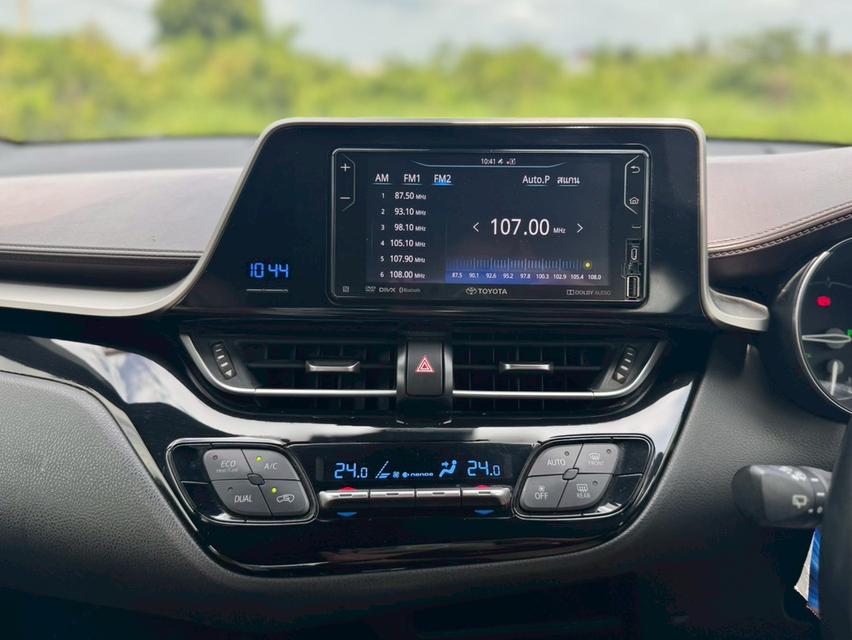 Toyota C-HR Hybrid  HV  TOP ปี 2018  สีเทา   ออโต้  สภาพเยี่ยม ป้ายแดง มือเดียว 16