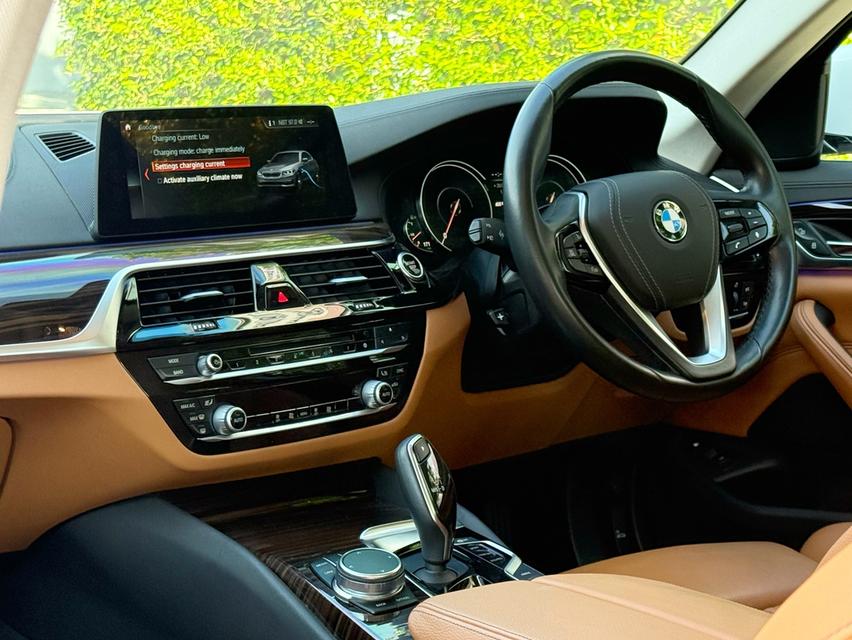 2020 BMW 530e G30 รถมือเดียวออกป้ายแดง รถวิ่งน้อย เข้าศูนย์ตามระยะ รถไม่เคยมีอุบัติเหตุครับ 12
