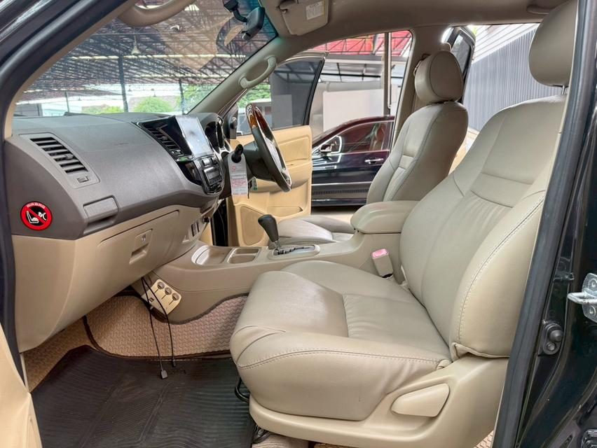 TOYOTA FORTUNER 2.7 V ปี2011 12
