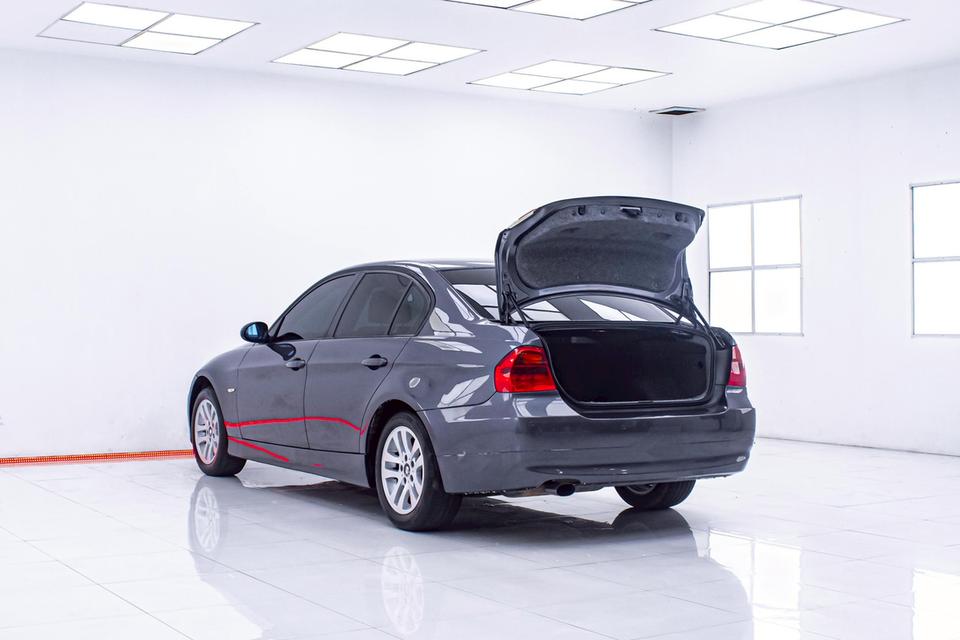 BMW SERIES 3 320i SE E90 2007 13