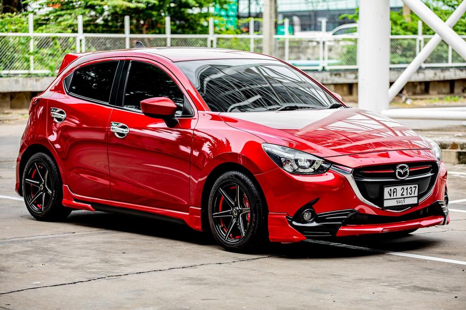 Mazda 2 1.3 HighPlus Sport ปี 2017 สีแดง มือเดียวป้ายแดง  7