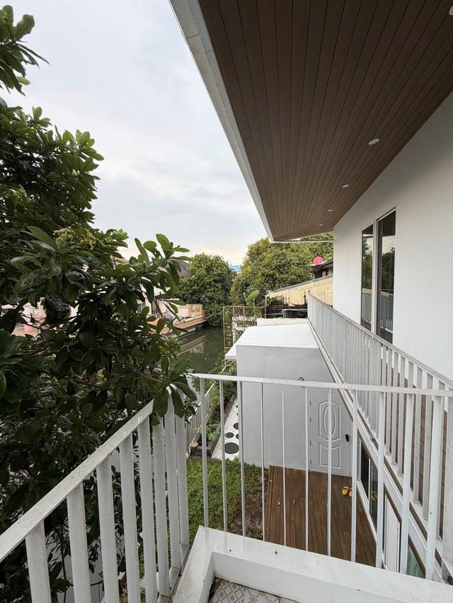 บ้านหรู สไตล์โมเดิร์นเรือนคู่ บ้านเดี่ยวสร้างใหม่ทั้งหลัง ย่านพุทธมณฑลสาย 3 16