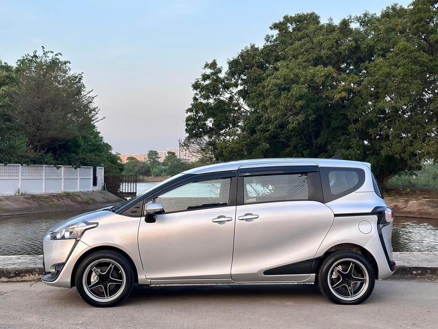 Toyota Sienta G ปี 2016 รถครอบครัวน่าใช้ ราคาประหยัด 3