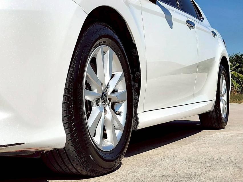 Toyota Camry 2.0G ปี19 17
