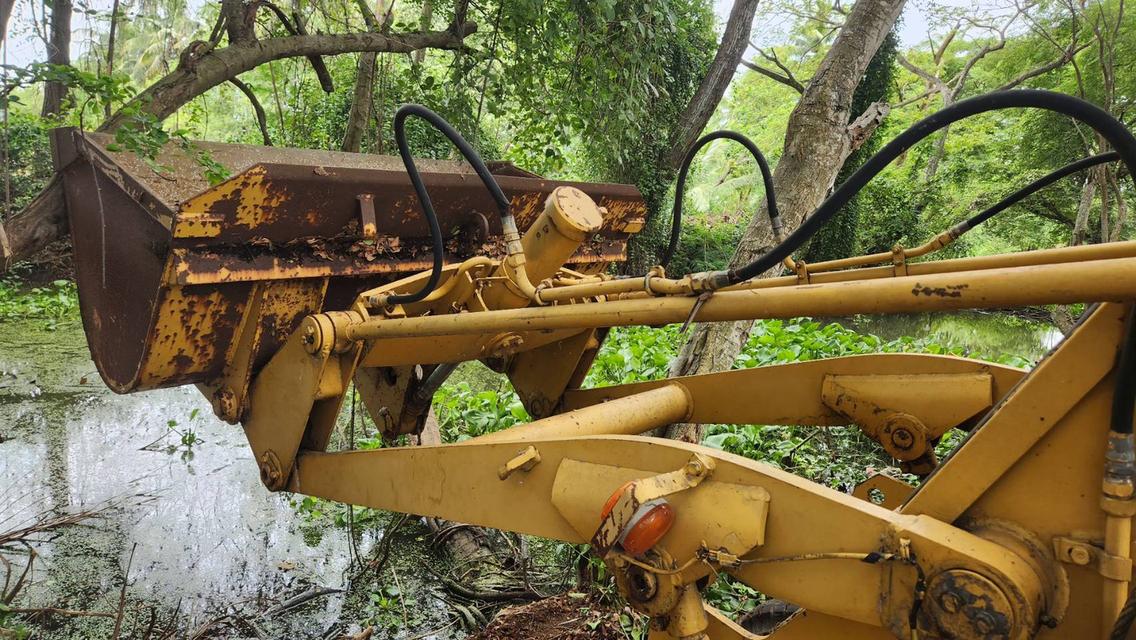 ขาย รถตัก KOMATSU SD15 เครื่อง ISUZU ดีเซล 4 สูบ แขนยกยาว ได้สูง 2.5 เมตร สภาพเดิมจากนอก ใช้งานน้อย 8