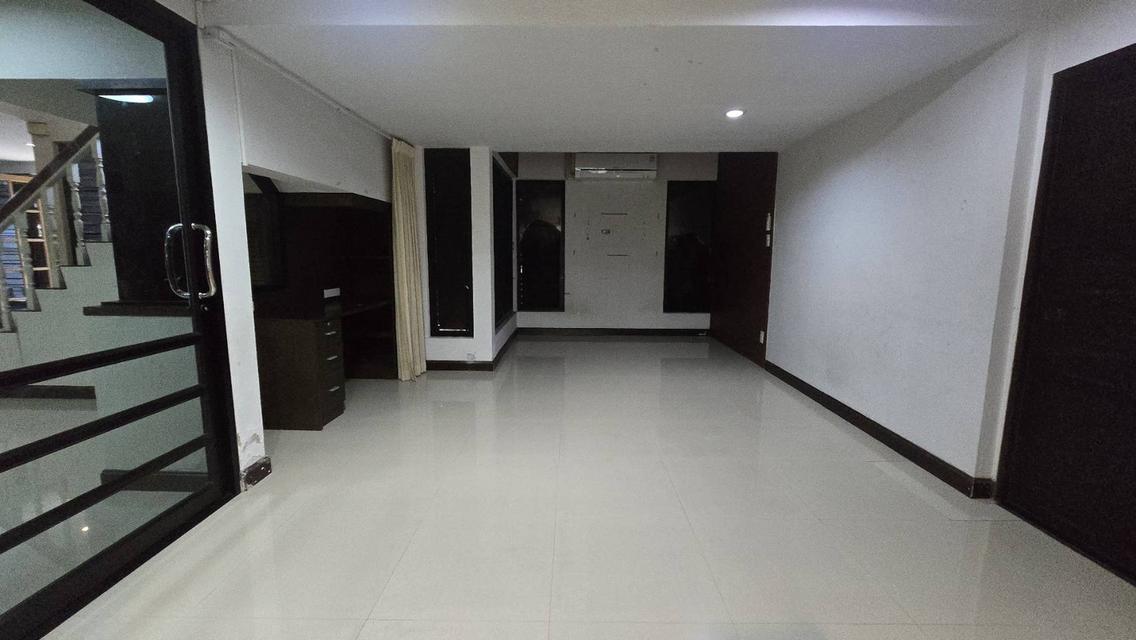 บ้านเดี่ยว 2 ชั้น  ลาดพร้าววังหิน 66 10