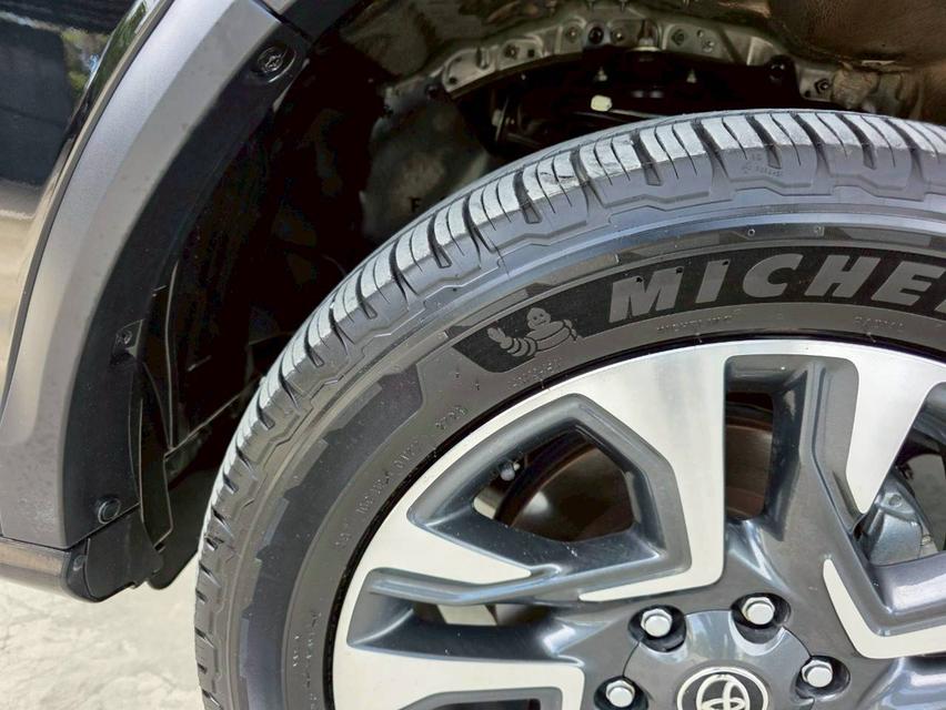 Toyota Fortuner 2.8 Legender 4WD ปี 2023 8