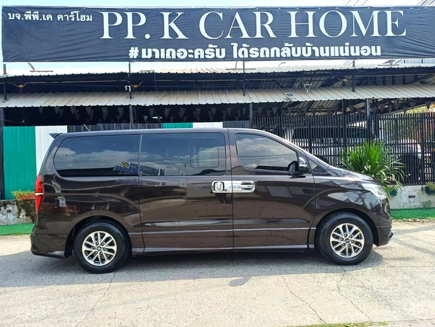 ปี2019 HYUNDAI H1 ELLITE TOP มือเดียวออกห้าง 9