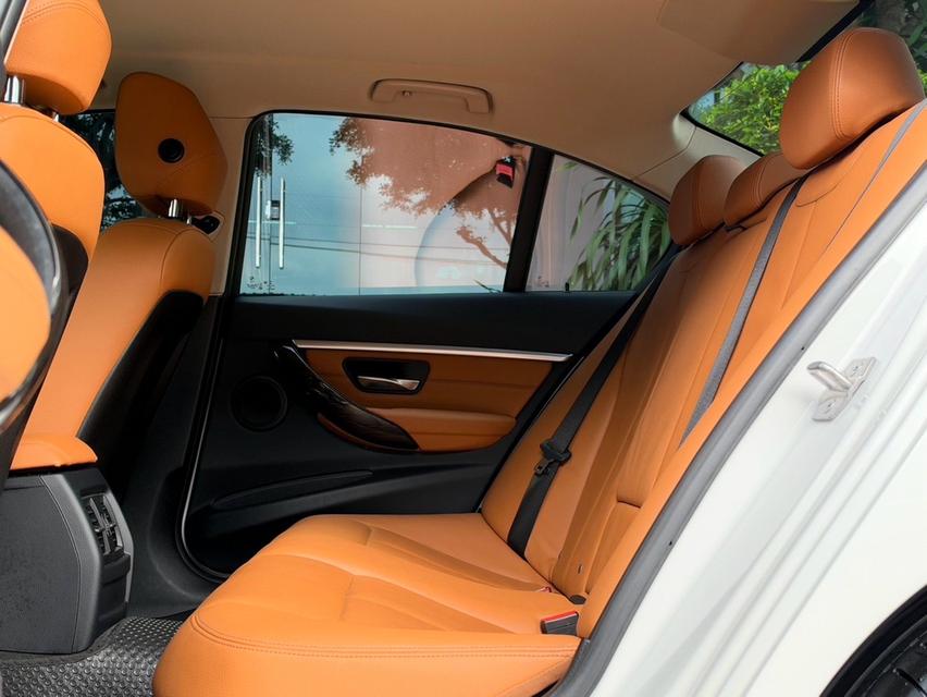2018 BMW 320D F30 LCI รถมือเดียวป้ายแดง รถออกศูนย์ BMW THAILAND รถวิ่งน้อย เข้าศูนย์ทุกระยะ รถไม่เคยมีอุบัติเหตุครับ รูปที่ 14