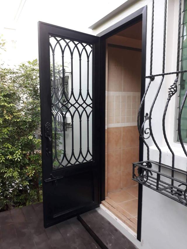 ประตูเหล็ก บานเดี่ยว ขนาด80x220cm รุ่นwave classic ในชุดประกอบด้วยอุปกรณ์ล็อคมือจับสามารถติดตั้งได้ทันที รวดเร็วฉับไว บริการส่งฟรี รูปย่อยที่ 4
