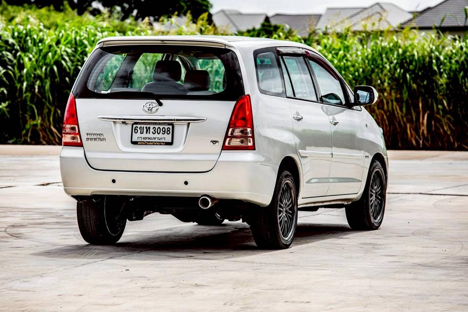 Toyota INNOVA 2.0V เกียร์ Auto 7 ที่นั่ง ปี 2005 สีน้ำตาล 4