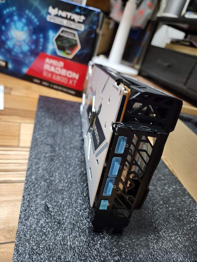 NITRO+ AMD Radeon RX 6800XT SE Spacial Edition 3