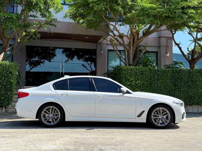 2019 BMW 520D MSPORT รถมือเดียวออกป้ายแดง รถวิ่งน้อย เข้าศูนย์ตรงระยะ รถไม่มีอุบัติเหตุครับ รูปย่อยที่ 2