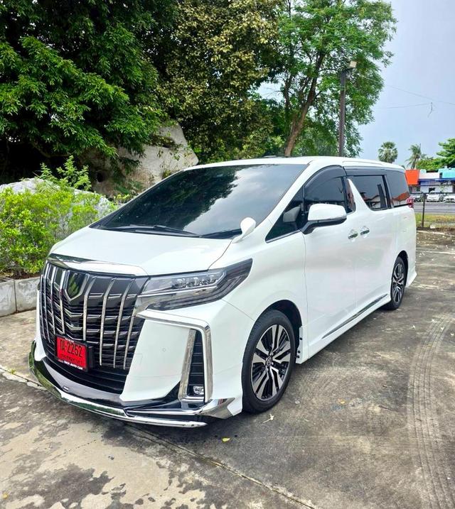 Toyota ALPHARD 2.5SC PACKAGE สีขาว ปี 2023 ไมล์ 17,000 กม. 