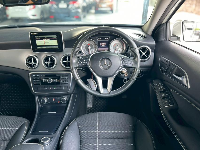 BENZ GLA-CLASS 200 ปี 2015  12