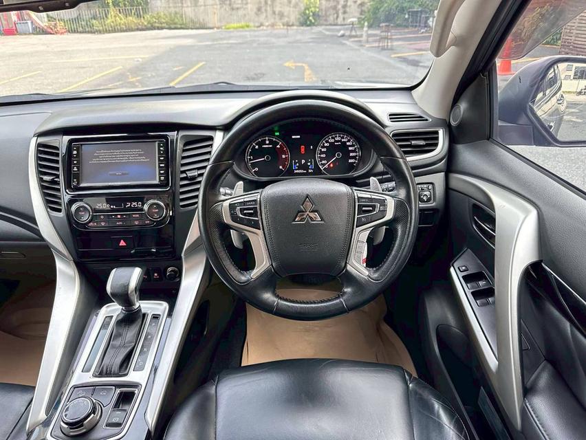 Mitsubishi Pajero Sport 2.4GT Premium Auto 4x4 สีเทา ปี 2015 9