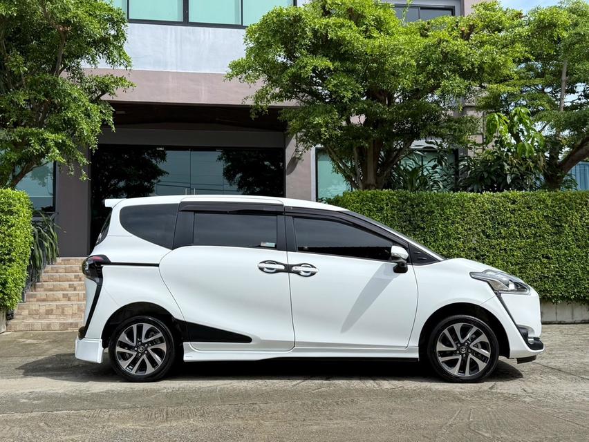 2022 TOYOTA SIENTA 1.5 V รถสภาพป้ายแดง วิ่งน้อยเพียง 50,000 กม ประวัติศูนย์ครบ รถไม่เคยมีอุบัติเหตุครับ