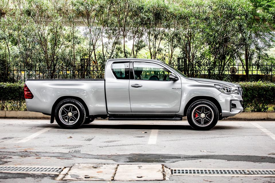 TOYOTA HILUX REVO 2.4 E SMART CAB ปี 2017 สีเทา ของแต่งเพียบ 19