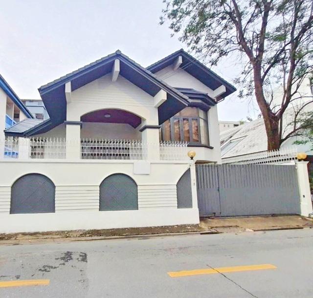 รัชดา32-38 BTS รัชโยธิน 1กม.เซ็นทรัล ลาดพร้าว 2.7 กม.เช่า บ้านเดี่ยว 2 ชั้น 82 ตร.วา.ไม้สักทั้งหลัง 3นอน 4 น้ำ 1