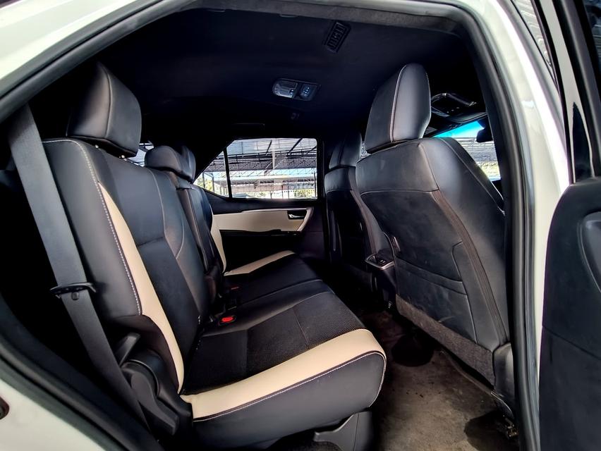 FORTUNER LEGENDER 2.8 4WD ปี 2021จด22 ✅ ฟรีค่าจัด-ค่าโอน ✅ ฟรีประกันภัย ✅ ฟรี พรบ 19