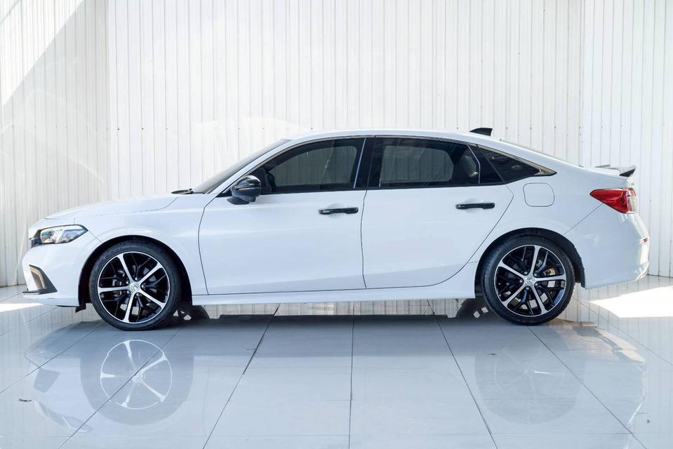 HONDA CIVIC 2.0 e:HEV RS ปี 2022 สีขาว โฉม FE ปี21-ปัจจุบัน รูปที่ 5