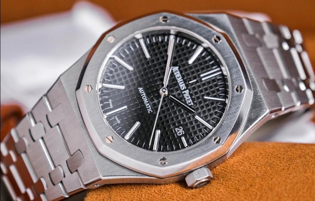 Audemars Piguet Royal Oak Black Dial 15400ST