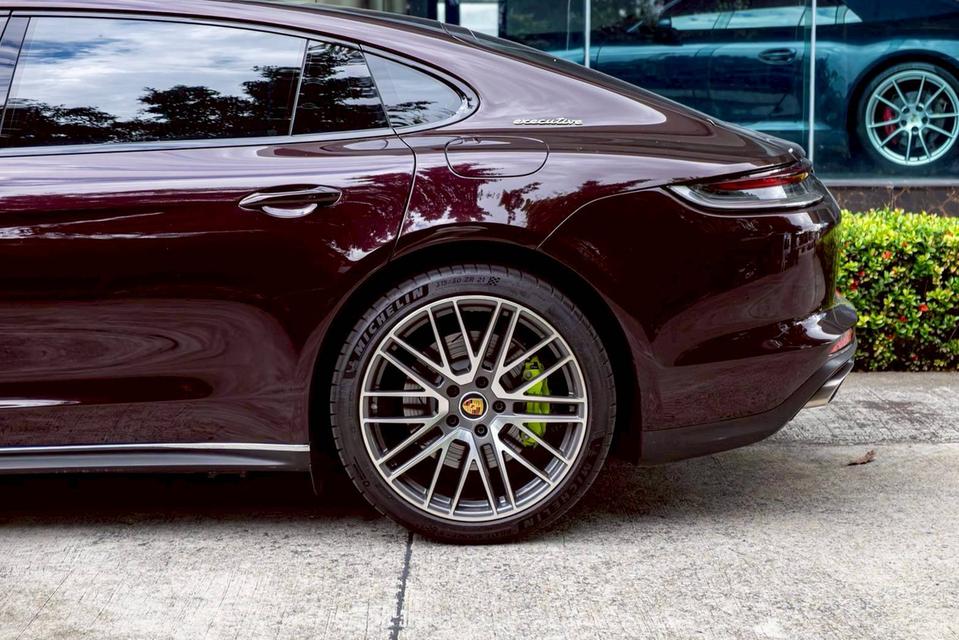 2023 Porsche Panamera 4 E-Hybrid Executive ไมล์ 6,000 ใหม่กริ๊บ แต่คุ้มกว่าป้ายแดงตั้ง 3.ล้านบาท