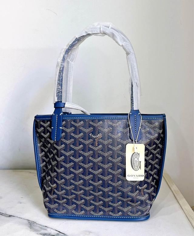 กระเป๋า Goyard สีน้ำเงิน  1