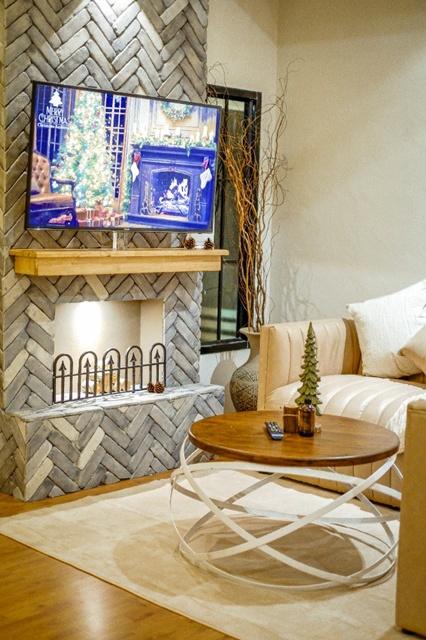 รวมโชคมอลล์ Homepro สันทราย Central Festival รร.บ้านศรีบุญเรือง 1.3 กม. เช่าบ้านพักพูลวิลล่า 2ชั้น พร้อมสระว่ายน้ำส่วนตั 2